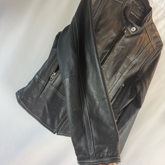 Bernardo Black Genuine Leather Zip up V front Biker Jacket Women's Size:L - Picture 10 of 16